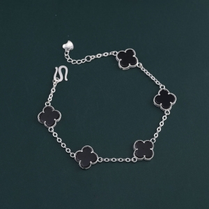 Lắc tay bạc nữ cỏ 4 lá đính đá đen LTN0439