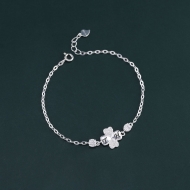 Lắc tay cỏ 4 lá may mắn đính full kim cương Moissanite 4.0mm - Kiểm định GRA LTNM0026