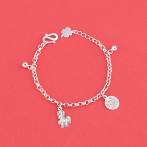 Lắc chân bạc cho bé hình con ngựa khắc tên LTT0207