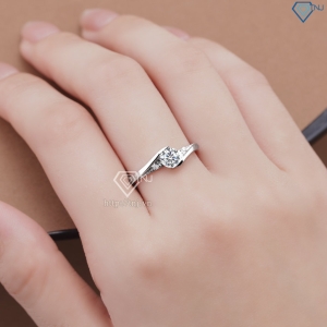 Nhẫn nữ Moissanite đính kim cương 5mm NNM0014 - Trang Sức TNJ