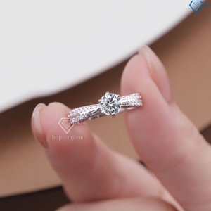 Nhẫn nữ Moissanite đính kim cương sang trọng 5.5mm NNM0020