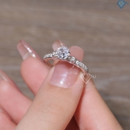 Nhẫn bạc nữ hoạ tiết hình chiếc nơ xi kim đính đá NN0532-XK