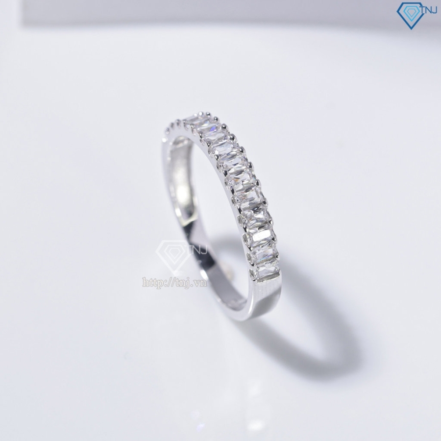 Nhẫn bạc nữ dạng tròn xi kim đính đá Baguette NN0537-XK