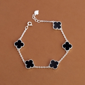 Lắc tay bạc nữ cỏ 4 lá đính đá đen LTN0439