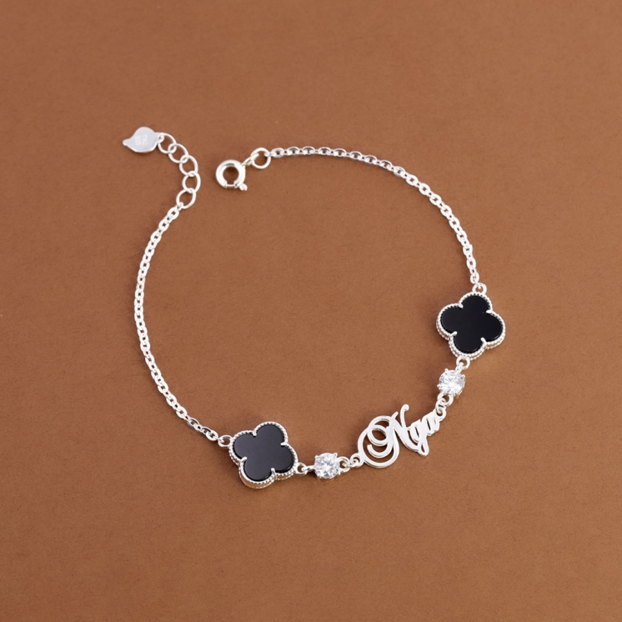 Lắc tay bạc nữ hình cỏ 4 lá đen khắc tên theo yêu cầu LTN0455