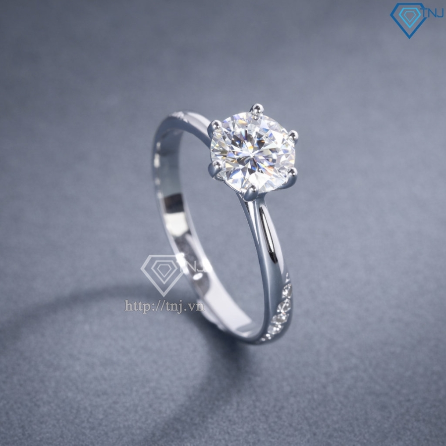Nhẫn nữ Moissanite đơn giản đính kim cương 6.0mm NNM00 - Trang Sức TNJ