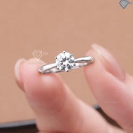 Nhẫn nữ Moissanite đơn giản đính kim cương 6.0mm NNM00 - Trang Sức TNJ
