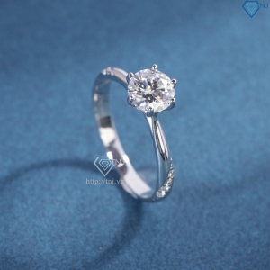 Nhẫn nữ Moissanite đơn giản đính kim cương 6.0mm NNM00 - Trang Sức TNJ