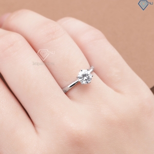 Nhẫn nữ Moissanite đơn giản đính kim cương 6.0mm NNM00 - Trang Sức TNJ