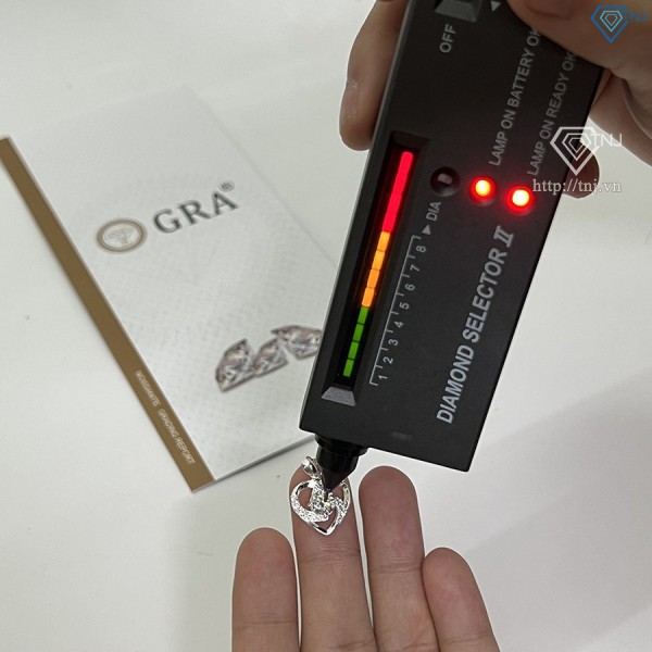 Quà  8 3 cho người yêu dây chuyền kim cương Moissanite DCNM0007