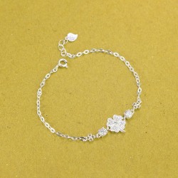 Lắc tay nữ hình cỏ 4 lá đính kim cương Moissanite 4mm - Kiểm định GRA LTNM0007