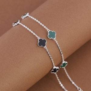 Lắc tay bạc nữ cỏ 4 lá đính đá đen bé LTN0460