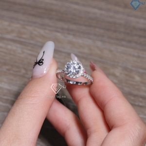 Nhẫn bạc nữ xi kim mặt tròn đính đá trắng NN0565-XK
