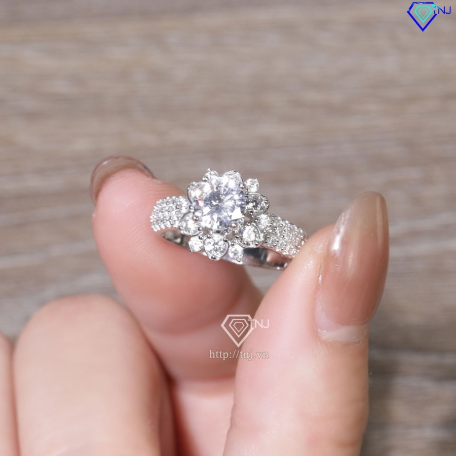 Nhẫn bạc nữ mặt bông hoa đá chủ cao xi kim NN0547-XK
