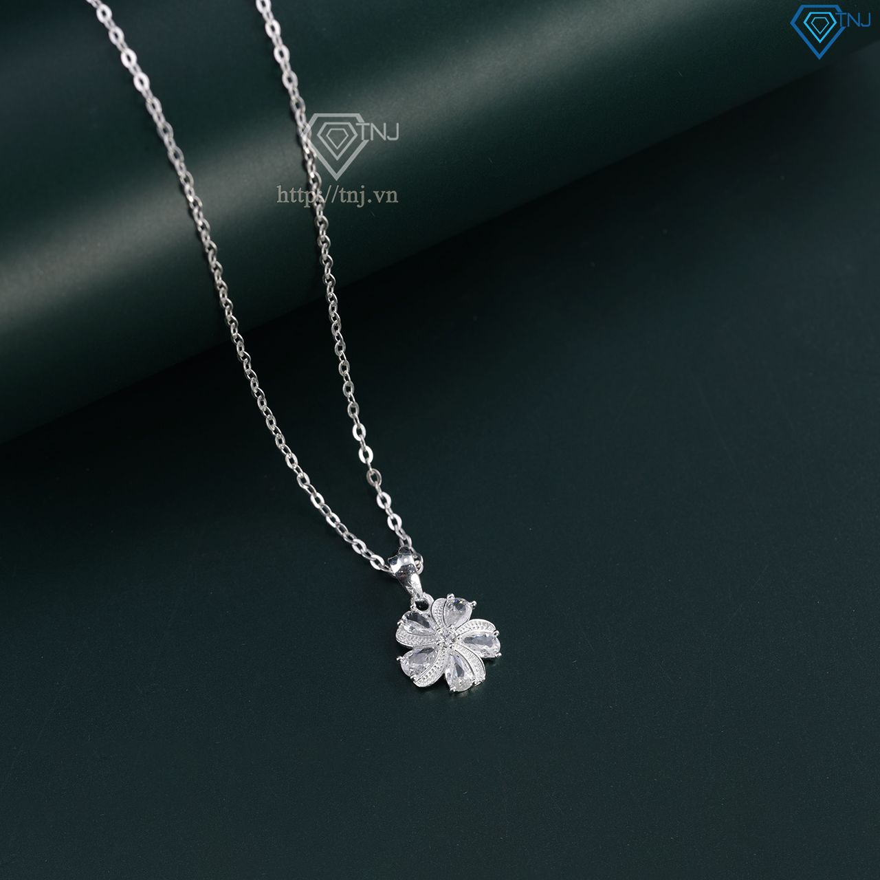 Dây chuyền bạc nữ mặt họa tiết bông hoa đính đá đẹp DCN0420