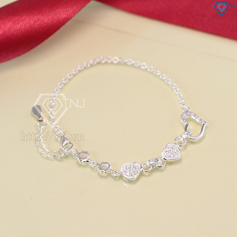 LTN0128 Lắc tay bạc nữ hình trái tim đẹp: Tăng cường mối quan tâm và yêu thương với chiếc lắc tay bạc nữ hình trái tim đẹp. Chất liệu bạc cao cấp và thiết kế tinh xảo cùng một món quà ý nghĩa sẽ mang lại niềm vui vô tận cho bạn!