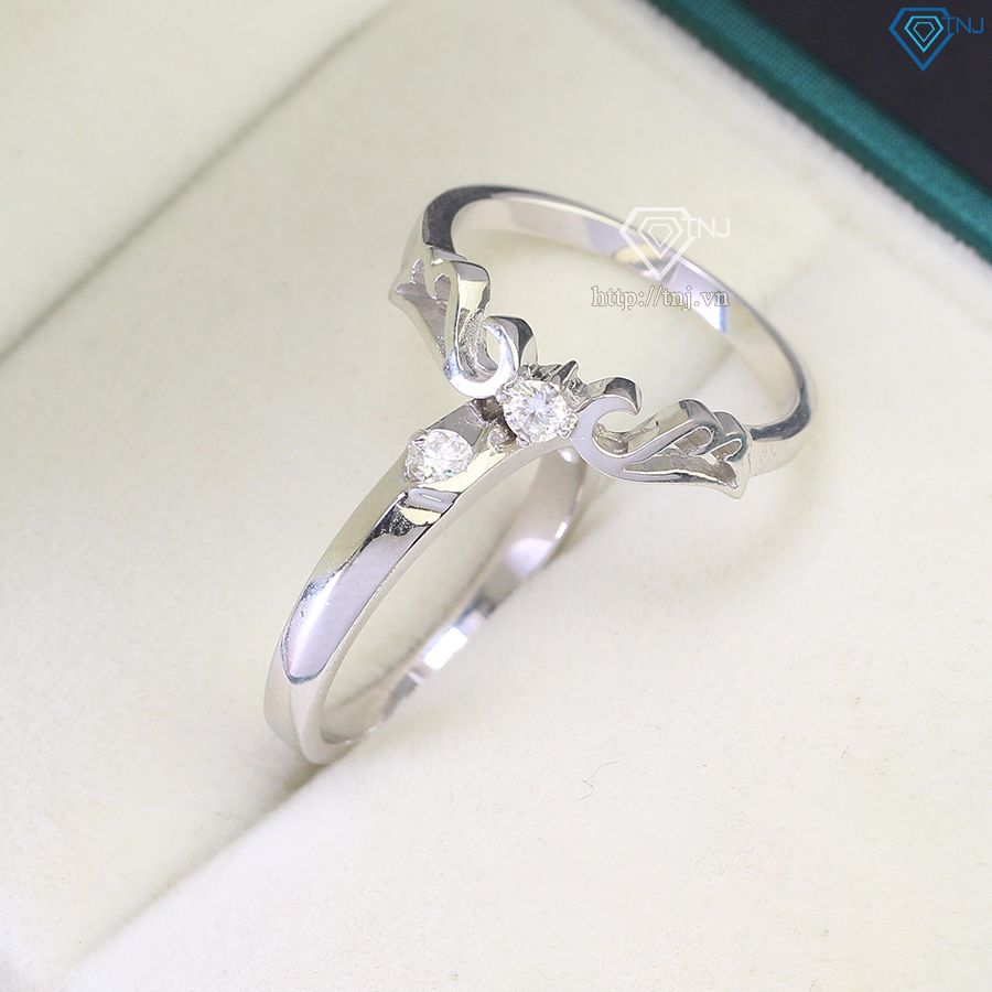 Nhẫn đôi bạc hình cánh thiên thần đính kim cương nhân tạo Moissanite NDM0020