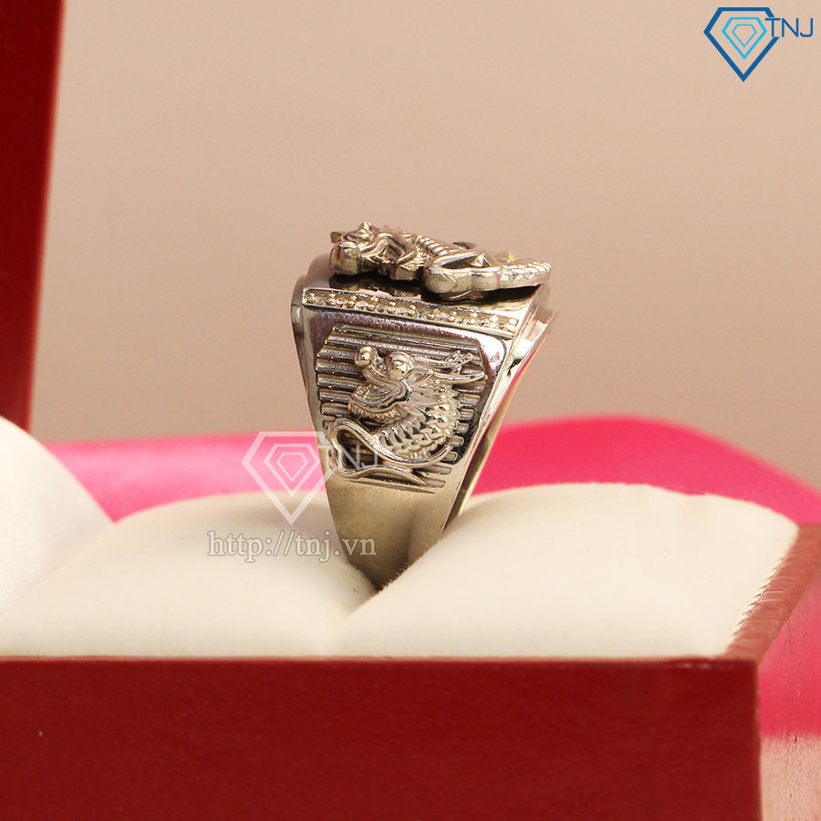 Nhẫn bạc rồng bạch kim là món đồ trang sức thay đổi mọi phong cách của bạn, hấp dẫn, nổi bật và cực kỳ ấn tượng.