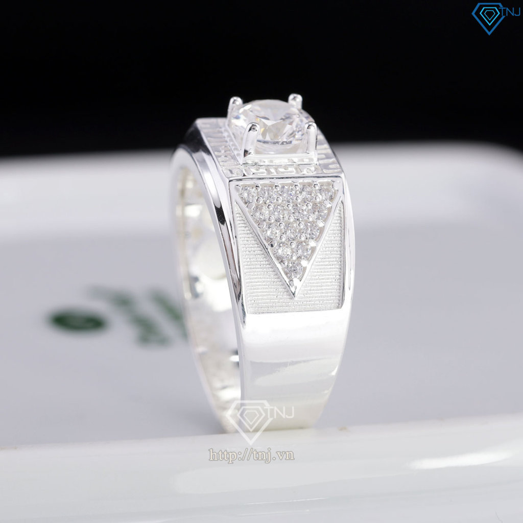 Nhẫn nam bạc hoạ tiết hình tam giác đính đá NNA0869