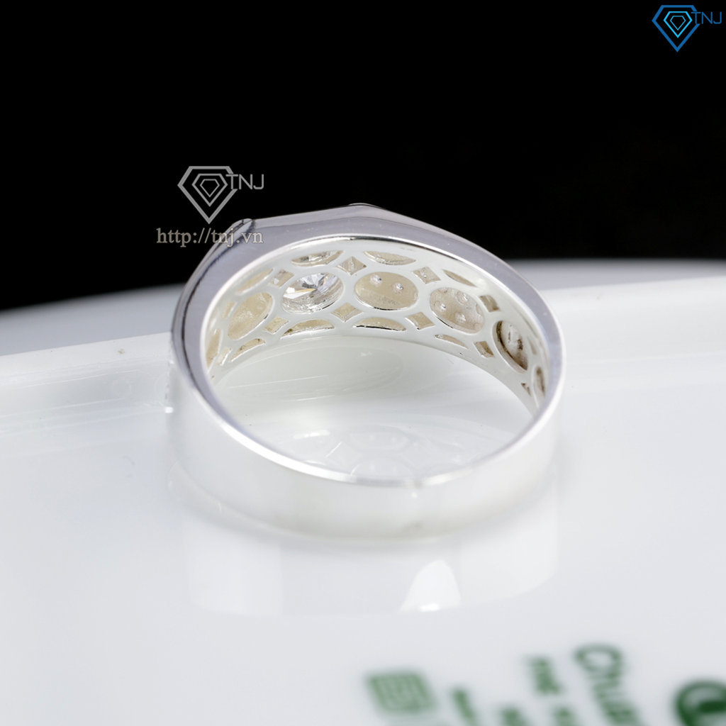 Nhẫn nam bạc đính đá chìm bản nhỏ NNA0893