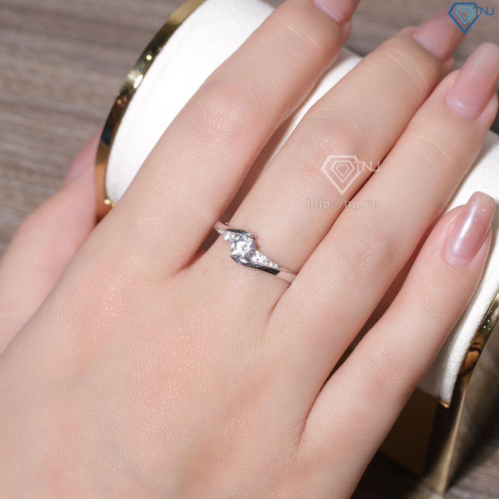 Nhẫn bạc nữ đính đá chìm xi kim NN0340-XK