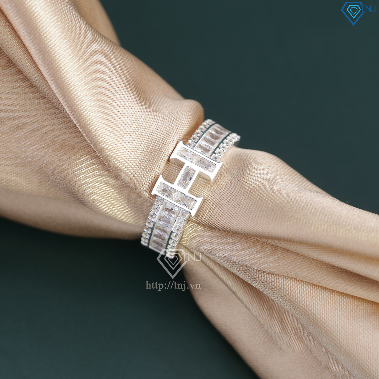 Nhẫn bạc nữ 925 chữ cái theo yêu cầu đính đá NN0515