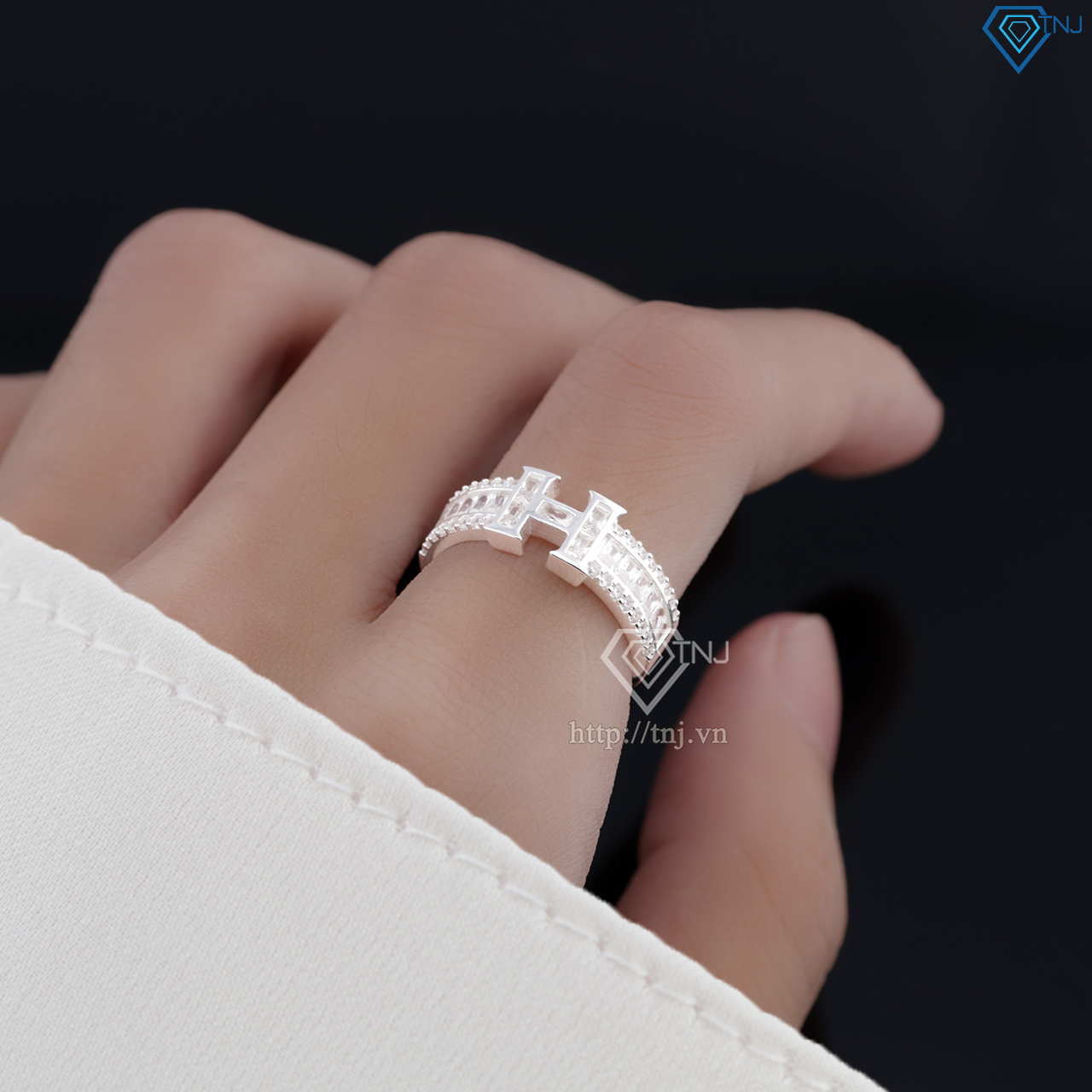 Nhẫn bạc nữ 925 chữ cái theo yêu cầu đính đá NN0515