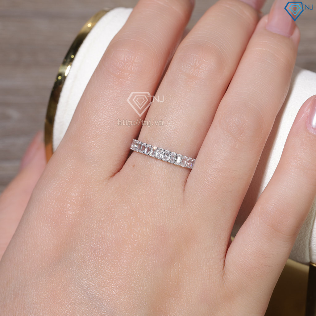 Nhẫn bạc nữ dạng tròn xi kim đính đá Baguette NN0537
