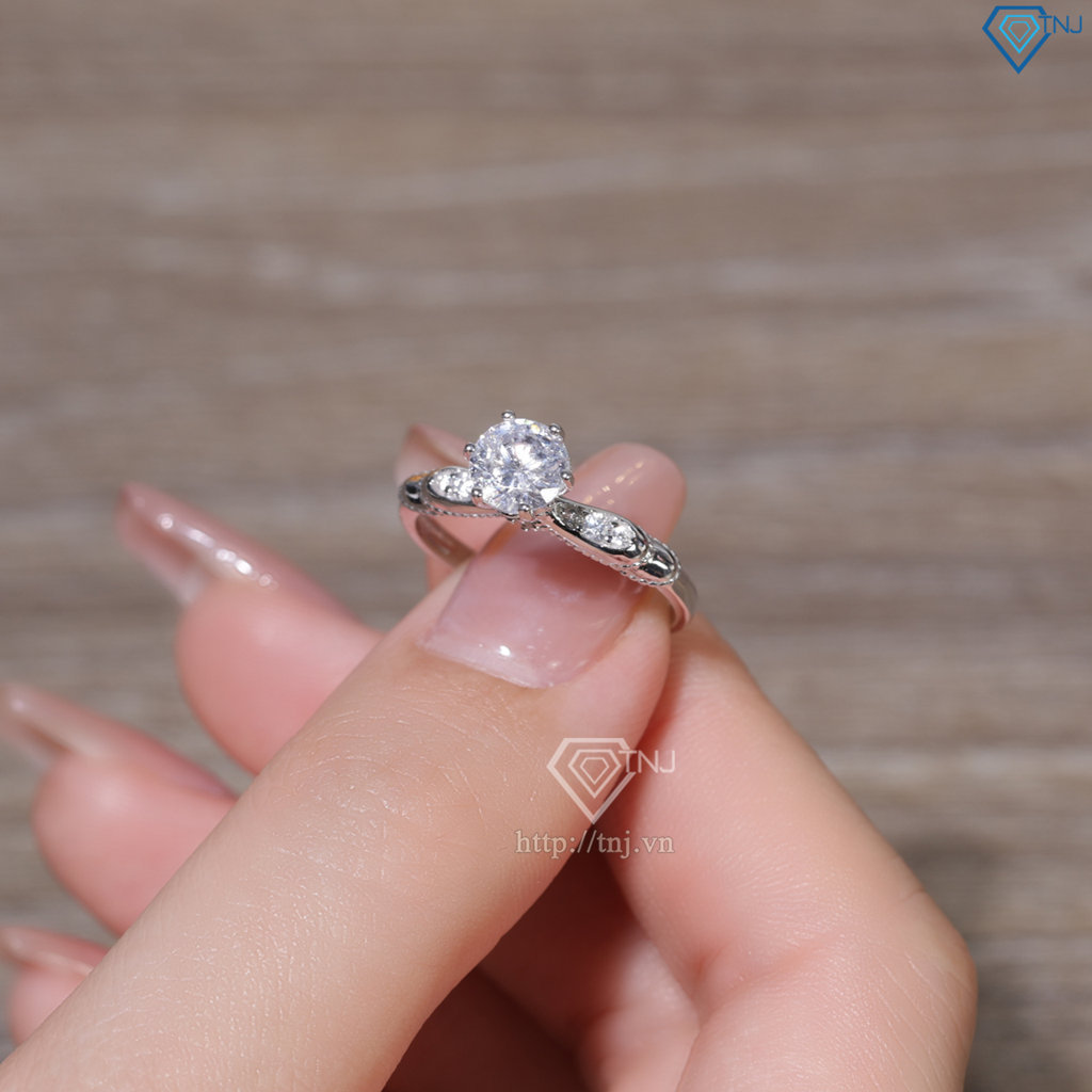 Nhẫn bạc nữ xi kim đính đá chủ cao NN0539