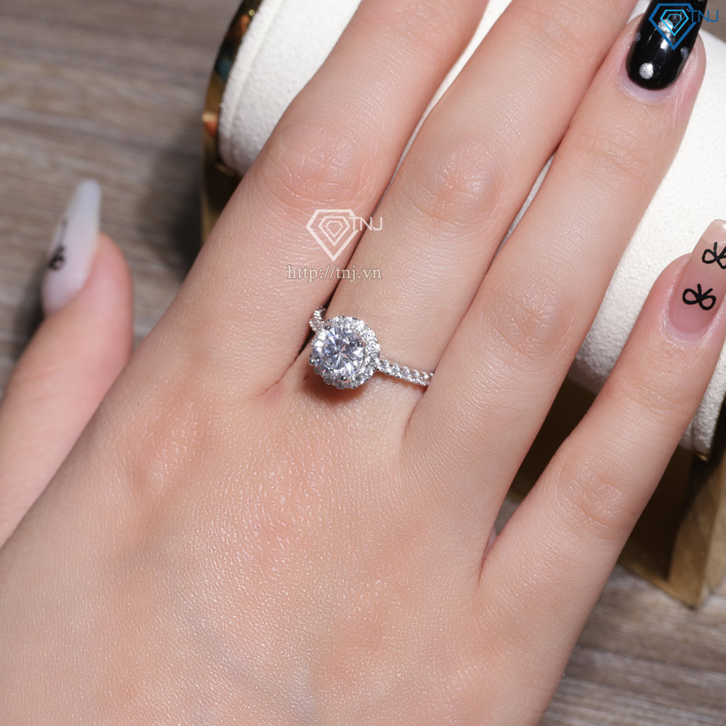 Nhẫn bạc nữ xi kim mặt tròn đính đá trắng NN0565-XK