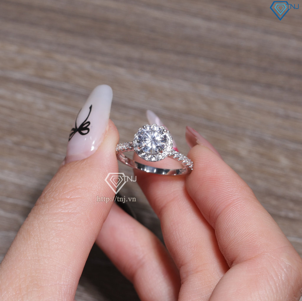 Nhẫn bạc nữ xi kim mặt tròn đính đá trắng NN0565-XK