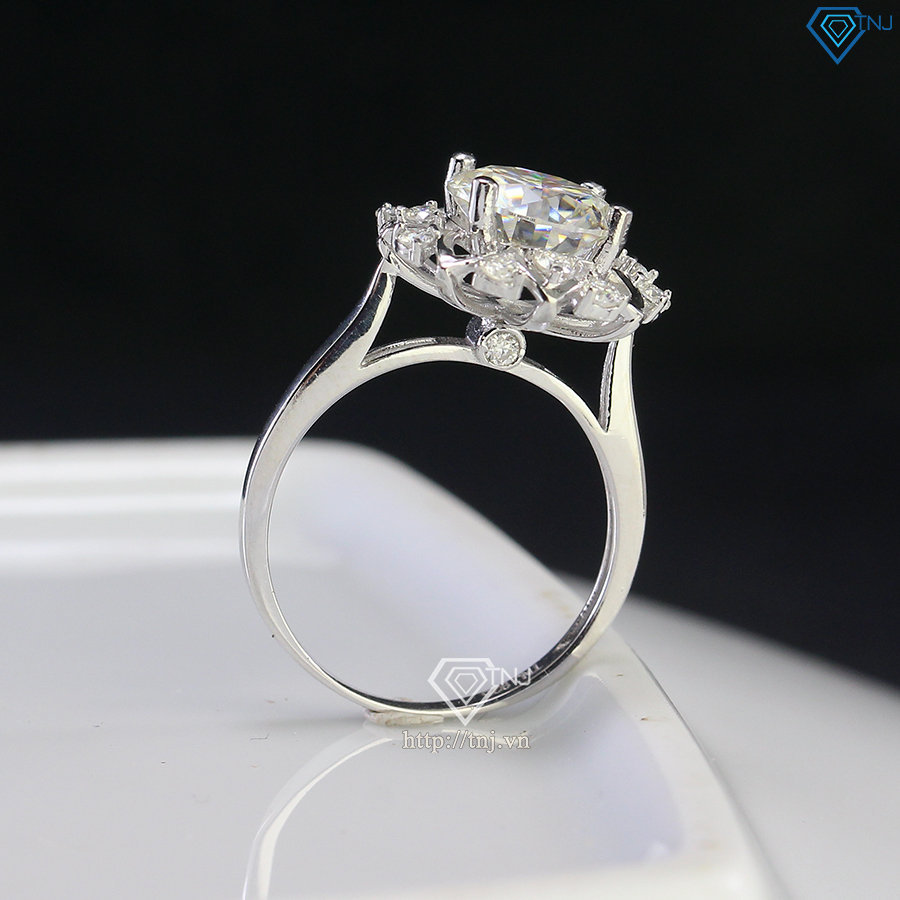 Nhẫn nữ Moissanite mặt hình bông hoa đính 8.0mm - Kiểm định GRA NNM0083