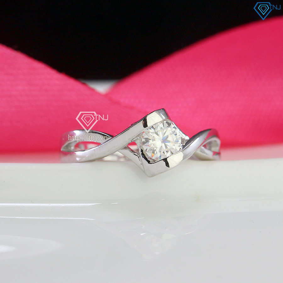 Nhẫn bạc nữ đính kim cương Moissanite chìm 5.0mm - Kiểm định GRA NNM0084
