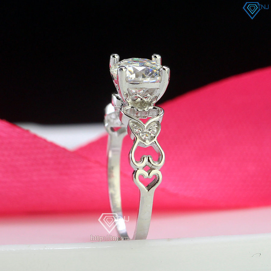 Nhẫn nữ trái tim đính cương Moissanite sang trọng 7.0mm NNM0085