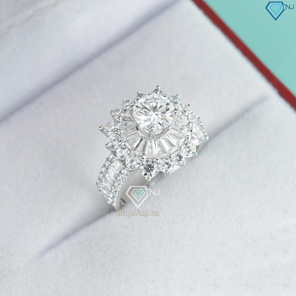 Nhẫn nữ cao cấp đính kim cương Moissanite 6.5mm NNM0091