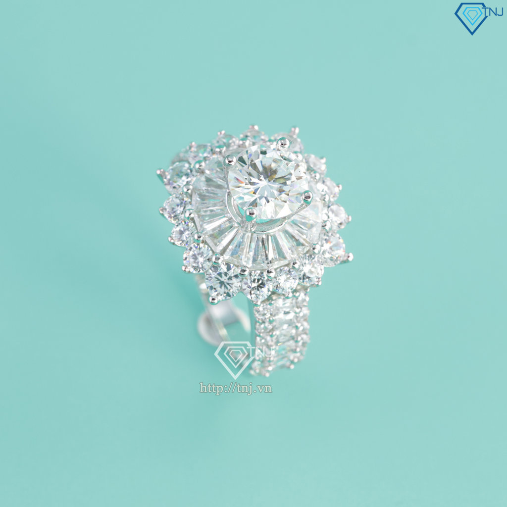 Nhẫn nữ cao cấp đính kim cương Moissanite 6.5mm NNM0091