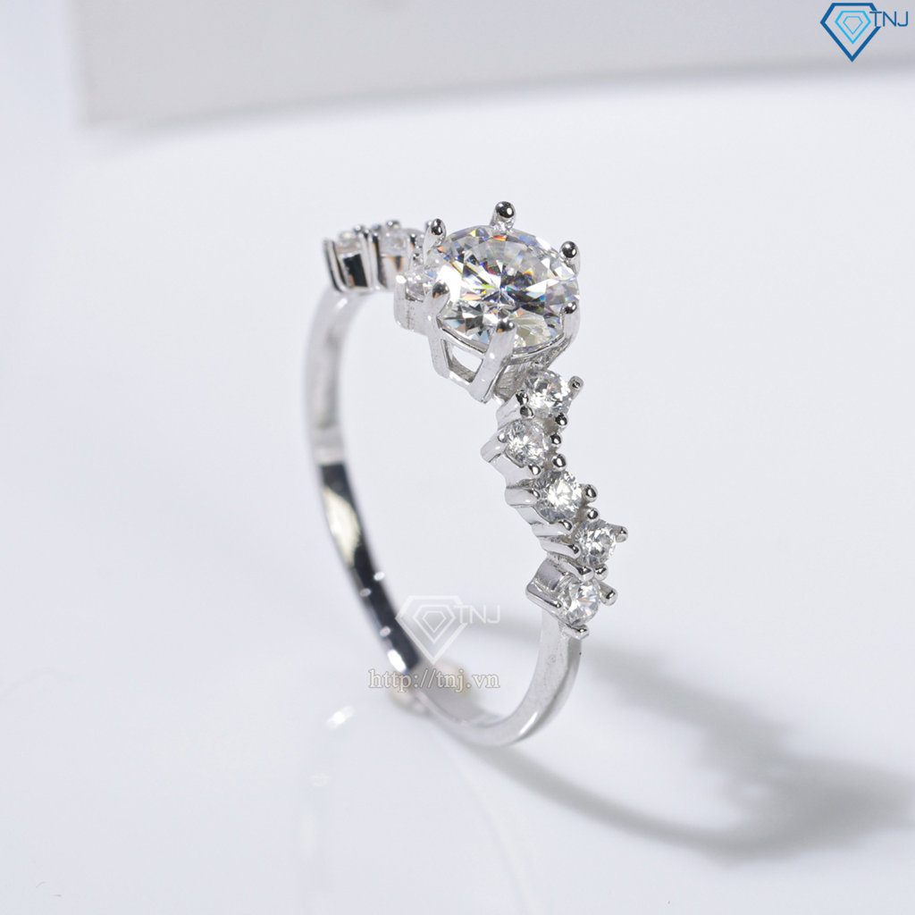Nhẫn nữ Moissanite cách điệu đính kim cương 6.0mm NNM0097