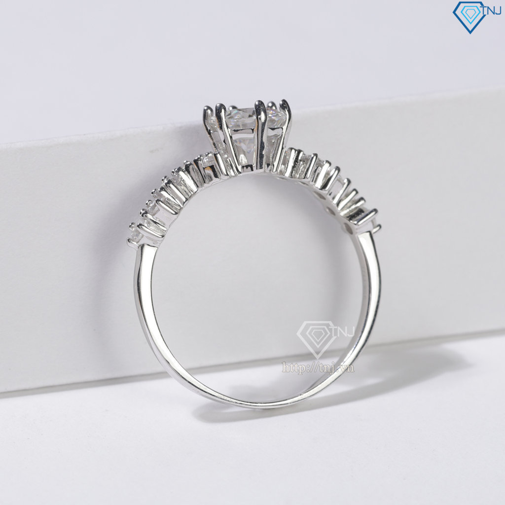 Nhẫn nữ Moissanite cách điệu đính kim cương 6.0mm NNM0097