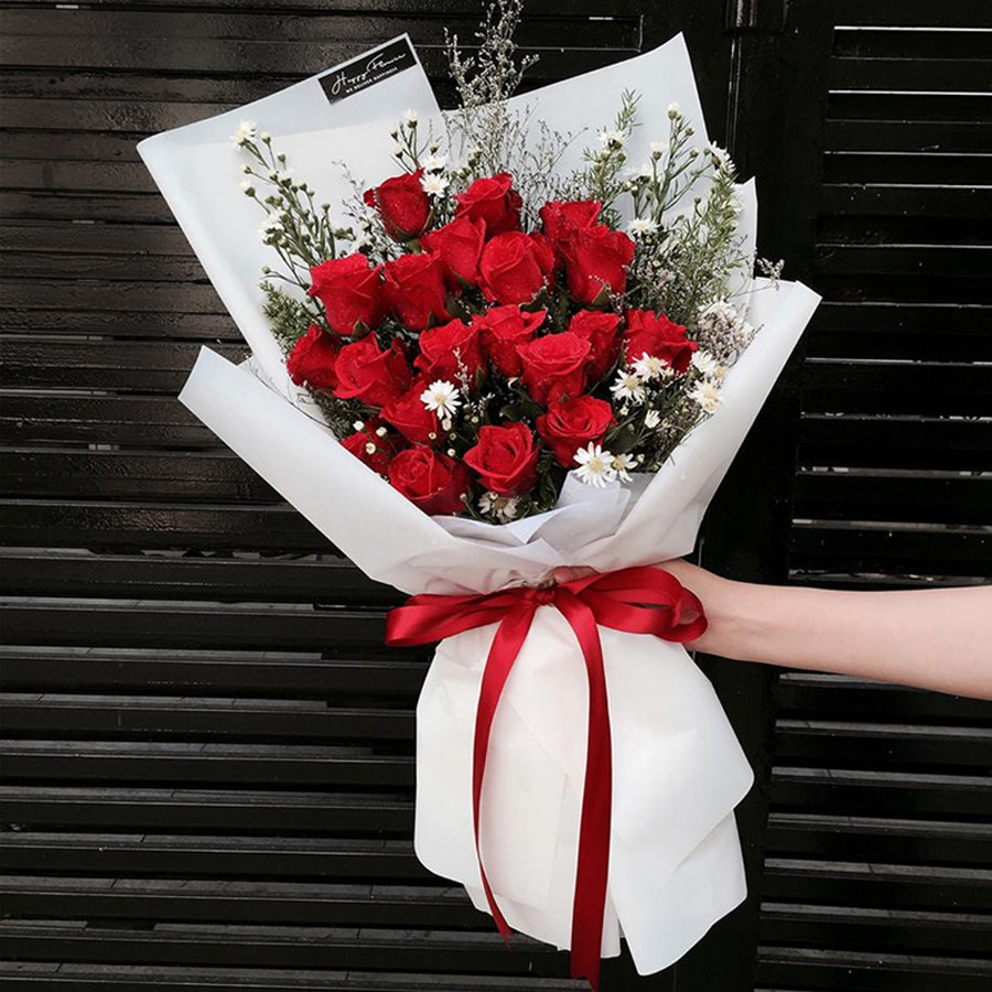 tặng bạn gái bó hoa